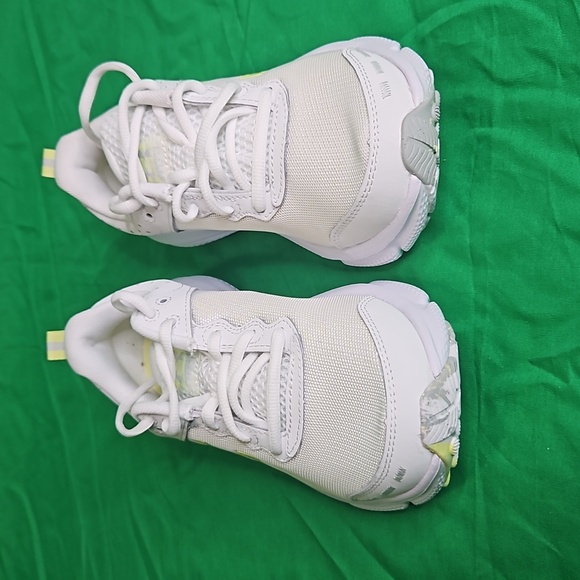 Under Armour W Charged Assert 10 Sneakers - Picture 2 of 7